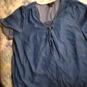 Lucky brand 1x blue jean looking shirt